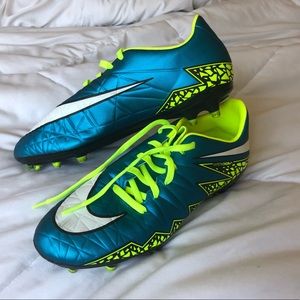Like new Nike Hyper Venom soccer cleats!